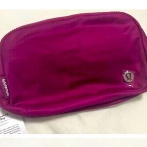 Lululemon  Everywhere Belt Bag Wild berry PINK NWT RARE PERFECT  SOLD OUT